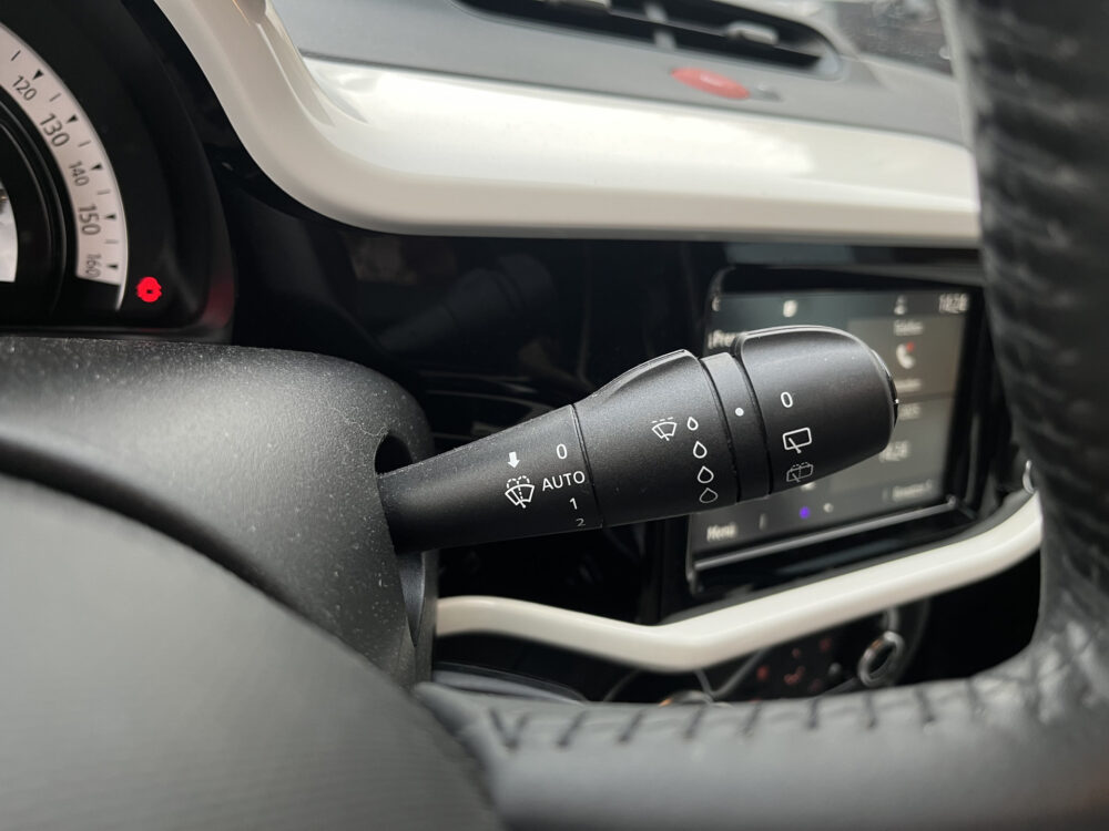 Renault Twingo Z.E. R80 Intens // LED // PARKEERCAMERA // CLIMA // CRUISE // STOELVERWARMING // APPLE-ANDROID AUTO // 22