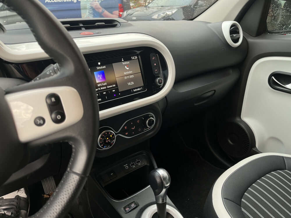 Renault Twingo Z.E. R80 Intens // LED // PARKEERCAMERA // CLIMA // CRUISE // STOELVERWARMING // APPLE-ANDROID AUTO // 23