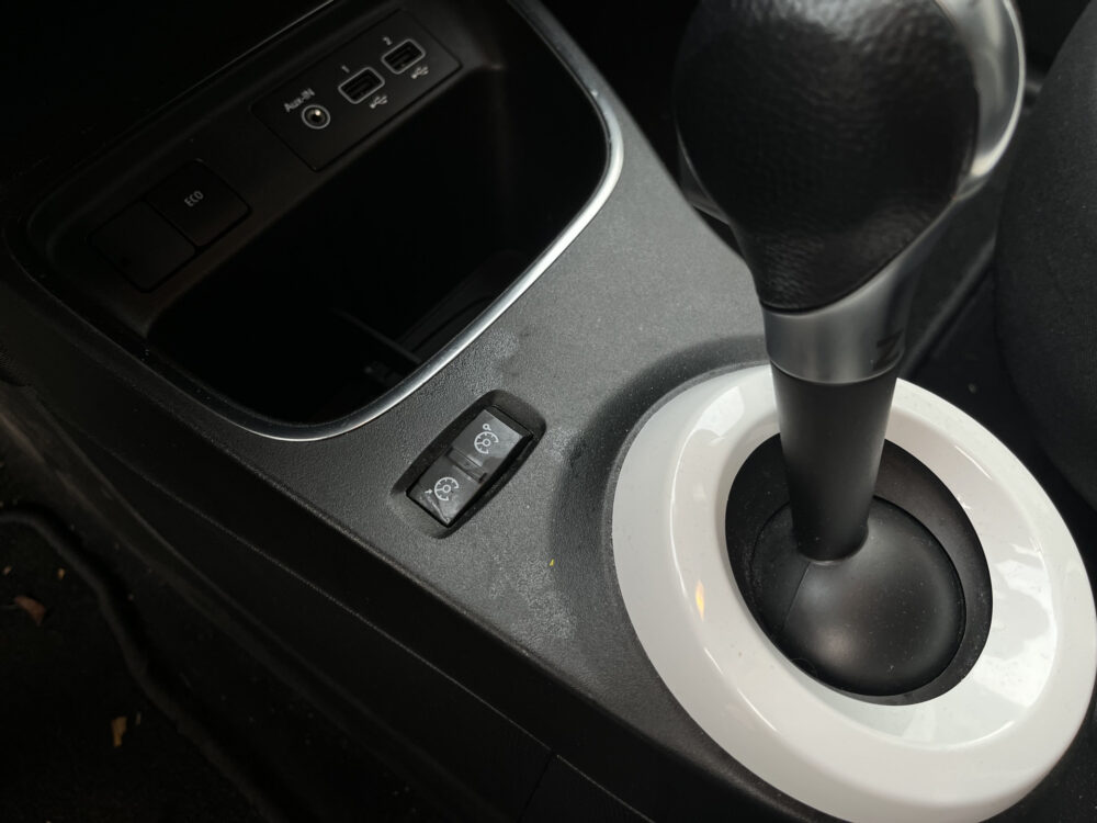 Renault Twingo Z.E. R80 Intens // LED // PARKEERCAMERA // CLIMA // CRUISE // STOELVERWARMING // APPLE-ANDROID AUTO // 25