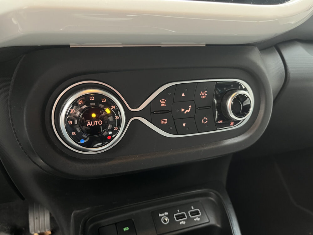 Renault Twingo Z.E. R80 Intens // LED // PARKEERCAMERA // CLIMA // CRUISE // STOELVERWARMING // APPLE-ANDROID AUTO // 26