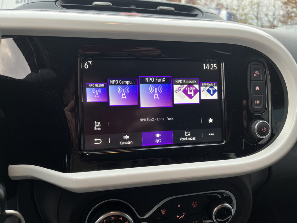 Renault Twingo Z.E. R80 Intens // LED // PARKEERCAMERA // CLIMA // CRUISE // STOELVERWARMING // APPLE-ANDROID AUTO // 27