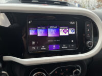 Renault Twingo Z.E. R80 Intens // LED // PARKEERCAMERA // CLIMA // CRUISE // STOELVERWARMING // APPLE-ANDROID AUTO // 60