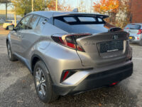 Toyota C-HR 1.8 Hybrid Style // LED VERLICHTING // NAVI // CAMERA // ADAPTIVE CRUISE // CLIMA // DODENHOEK SENSOR // 35