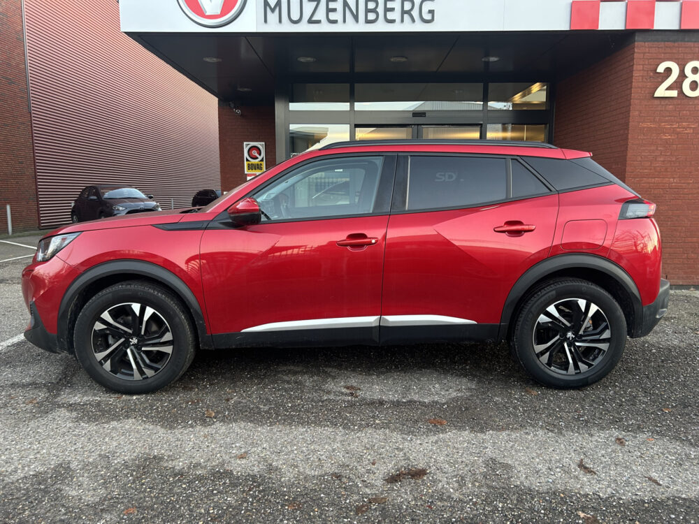 Peugeot 2008 1.2 PureTech Allure // LED // NAVI + CARPLAY // PDC V+A // CAMERA // CLIMA // HALF-LEDER 3