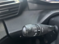 Peugeot 2008 1.2 PureTech Allure // LED // NAVI + CARPLAY // PDC V+A // CAMERA // CLIMA // HALF-LEDER 44