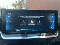 Peugeot 2008 1.2 PureTech Allure // LED // NAVI + CARPLAY // PDC V+A // CAMERA // CLIMA // HALF-LEDER 50