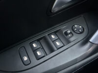 Peugeot 2008 1.2 PureTech Allure // LED // NAVI + CARPLAY // PDC V+A // CAMERA // CLIMA // HALF-LEDER 56