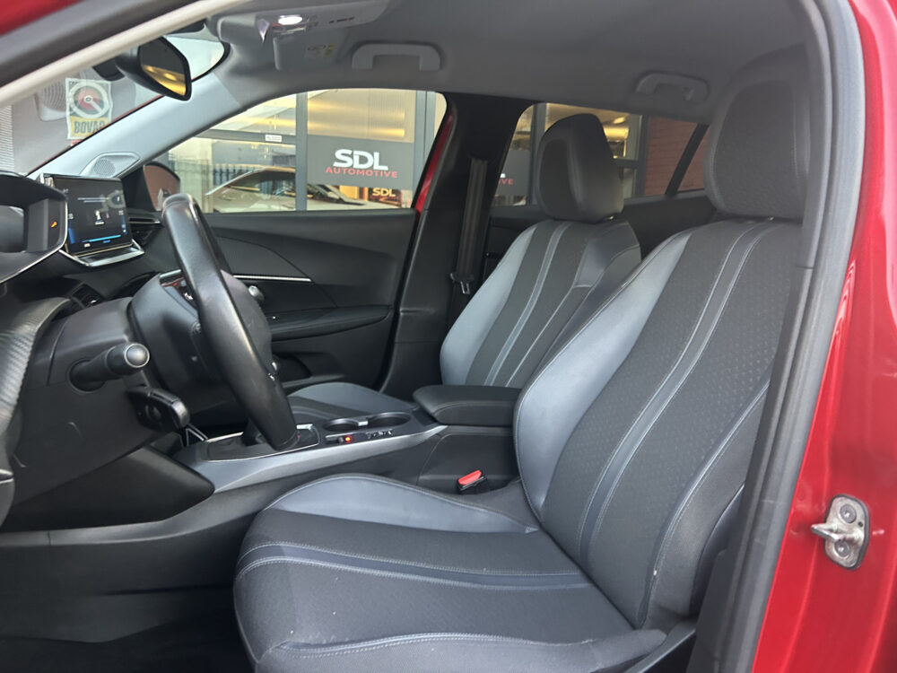 Peugeot 2008 1.2 PureTech Allure // LED // NAVI + CARPLAY // PDC V+A // CAMERA // CLIMA // HALF-LEDER 8