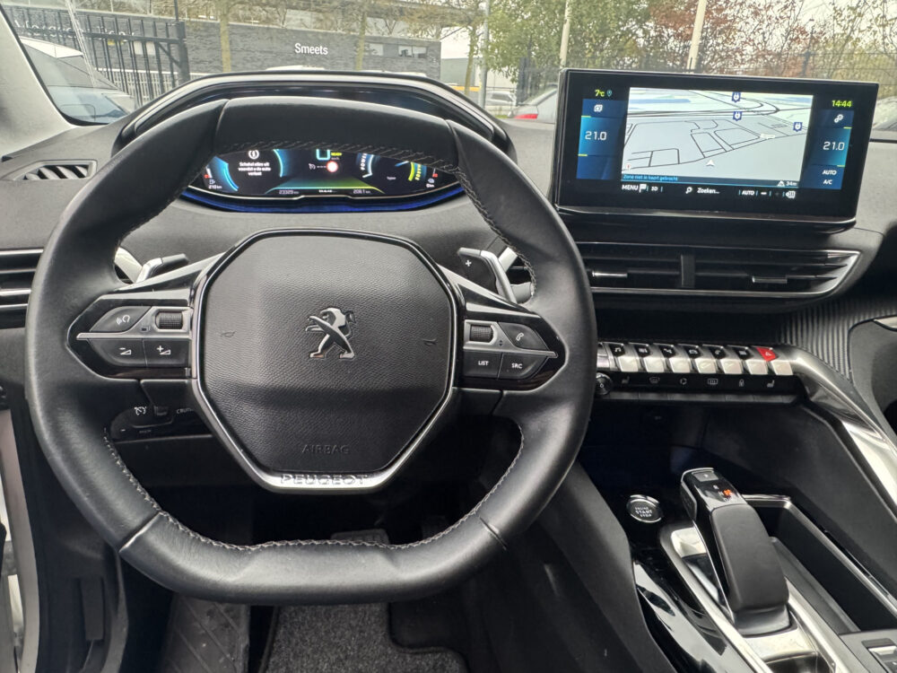 Peugeot 3008 1.6 HYbrid 225 Allure // NAVI // CAMERA // CLIMA // CRUISE // STOELVERWARMING // APPLE CARPLAY - ANDROID AUTO // 10