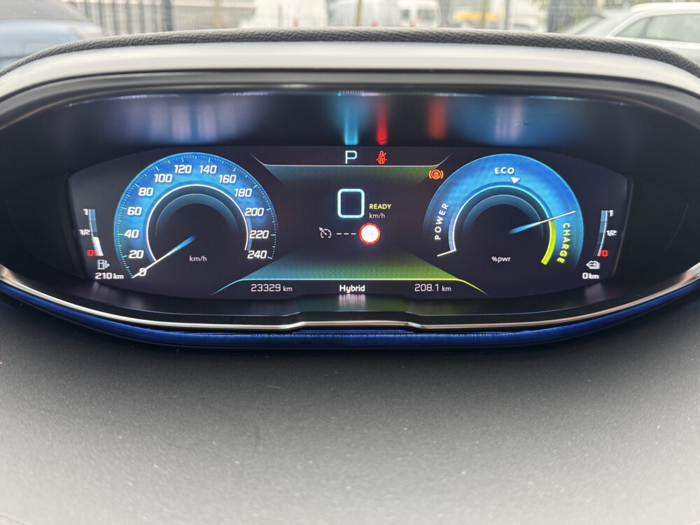 Peugeot 3008 1.6 HYbrid 225 Allure // NAVI // CAMERA // CLIMA // CRUISE // STOELVERWARMING // APPLE CARPLAY - ANDROID AUTO // 21