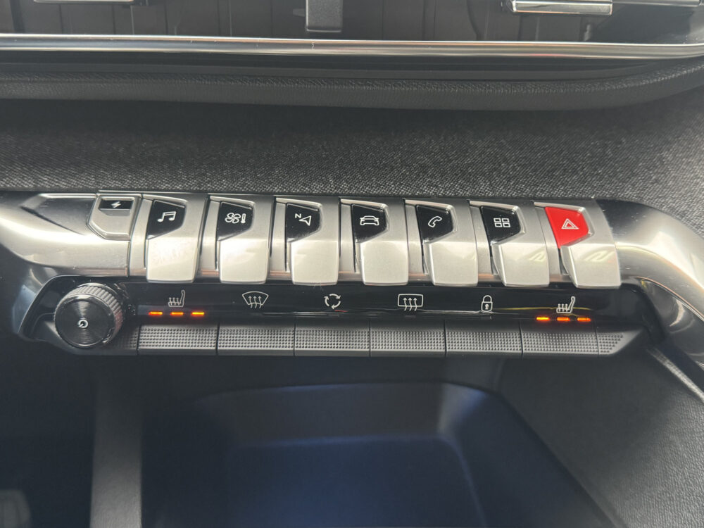 Peugeot 3008 1.6 HYbrid 225 Allure // ADAPTIVE CRUISE // CAMERA // NAVI // STOELVERWARMING // CLIMA // 21