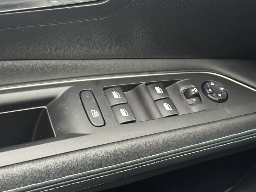 Peugeot 3008 1.6 HYbrid 225 Allure // ADAPTIVE CRUISE // CAMERA // NAVI // STOELVERWARMING // CLIMA // 27