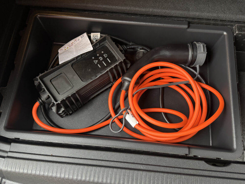 Peugeot 3008 1.6 HYbrid 225 Allure // ADAPTIVE CRUISE // CAMERA // NAVI // STOELVERWARMING // CLIMA // 29