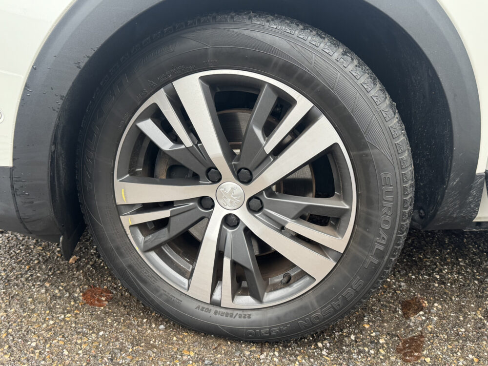 Peugeot 3008 1.6 HYbrid 225 Allure // ADAPTIVE CRUISE // CAMERA // NAVI // STOELVERWARMING // CLIMA // 7