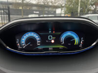 Peugeot 3008 1.6 HYbrid 225 Allure UNIEK 7500KM!!!! // DODEHOEK // HALF LEDER // CAMERA+SENSOREN // NAVI+CARPLAY // CRUISE // CLIMA // 63