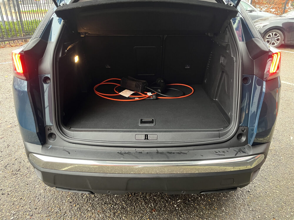 Peugeot 3008 1.6 HYbrid 225 Allure 1e EIGENAAR // DODEHOEK // HALF LEDER // CAMERA+SENSOREN // NAVI+CARPLAY // STOELVERWARMING // CLIMA // 12