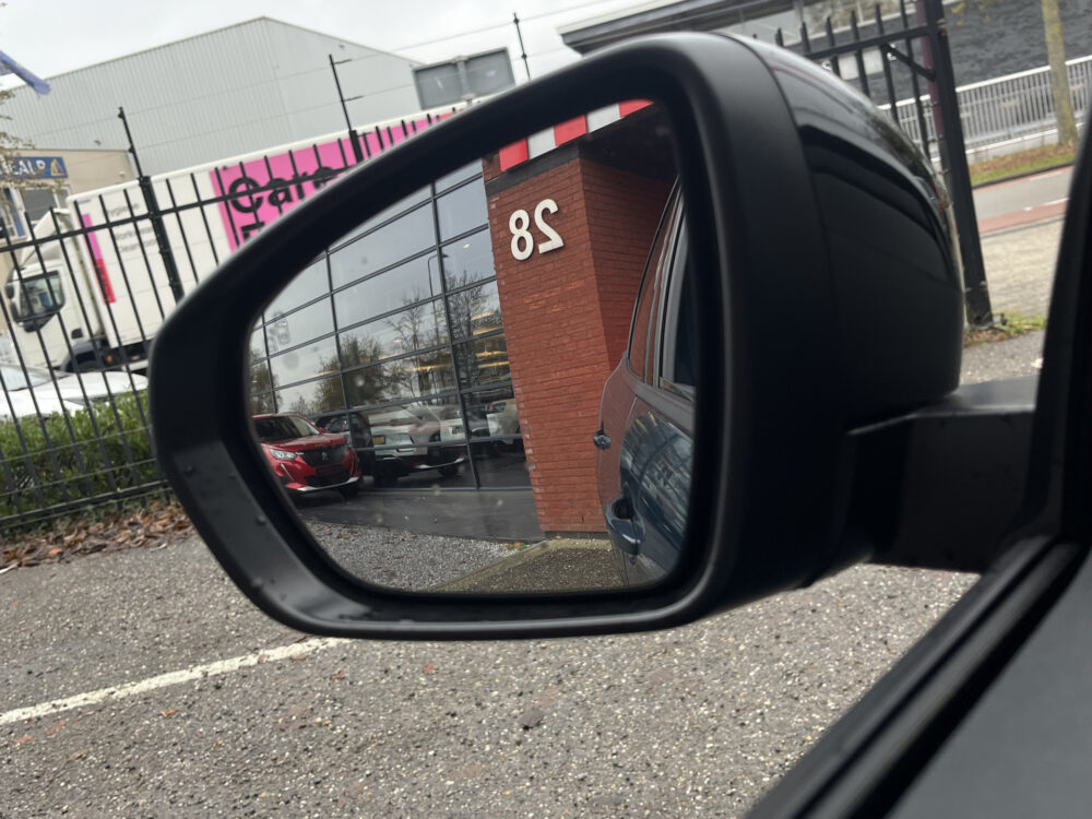 Peugeot 3008 1.6 HYbrid 225 Allure 1e EIGENAAR // DODEHOEK // HALF LEDER // CAMERA+SENSOREN // NAVI+CARPLAY // STOELVERWARMING // CLIMA // 16