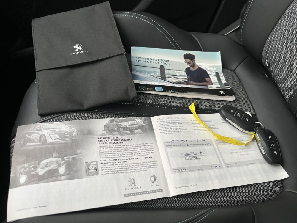 Peugeot 3008 1.6 HYbrid 225 Allure 1e EIGENAAR // DODEHOEK // HALF LEDER // CAMERA+SENSOREN // NAVI+CARPLAY // STOELVERWARMING // CLIMA // 32