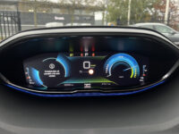 Peugeot 3008 1.6 HYbrid 225 Allure 1e EIGENAAR // DODEHOEK // HALF LEDER // CAMERA+SENSOREN // NAVI+CARPLAY // STOELVERWARMING // CLIMA // 63