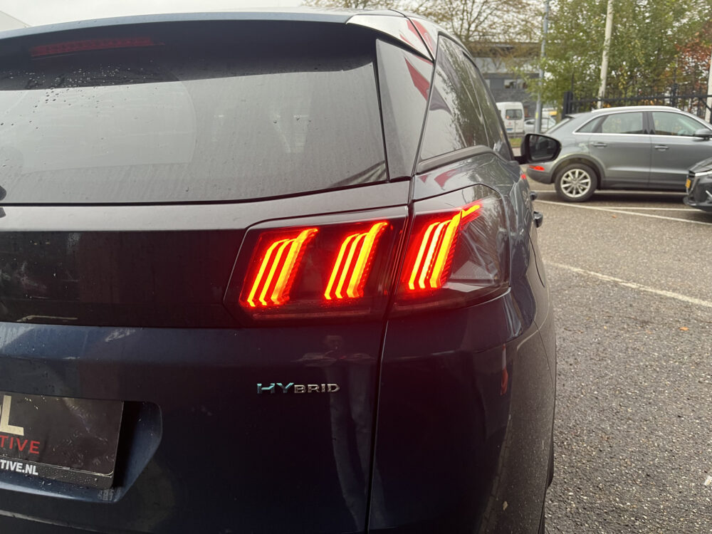 Peugeot 3008 1.6 HYbrid 225 Allure 1e EIGENAAR // ADAPT. CRUISE // KEYLESS // DODEHOEK // CAMERA+SENSOREN // NAVI+CARPLAY // HALF LEDER // 11
