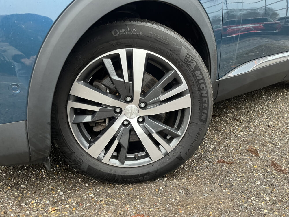 Peugeot 3008 1.6 HYbrid 225 Allure 1e EIGENAAR // ADAPT. CRUISE // KEYLESS // DODEHOEK // CAMERA+SENSOREN // NAVI+CARPLAY // HALF LEDER // 9