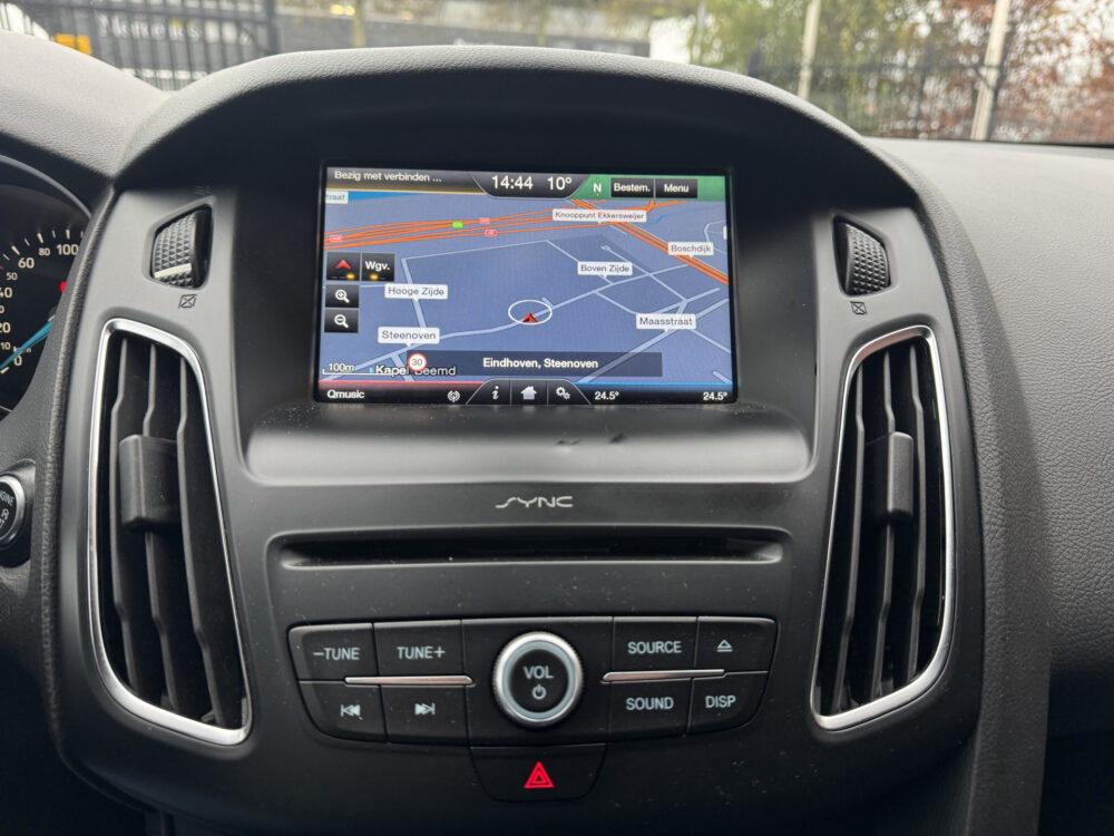 Ford FOCUS Wagon 1.5 ST-Line 183 PK!!! // NAVI // PDC // CRUISE // CLIMA // TREKHAAK // BLUETOOTH // STOELVERWARMING 15