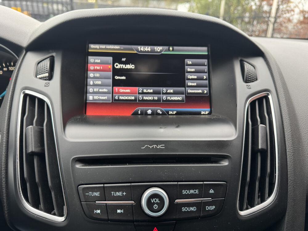 Ford FOCUS Wagon 1.5 ST-Line 183 PK!!! // NAVI // PDC // CRUISE // CLIMA // TREKHAAK // BLUETOOTH // STOELVERWARMING 16