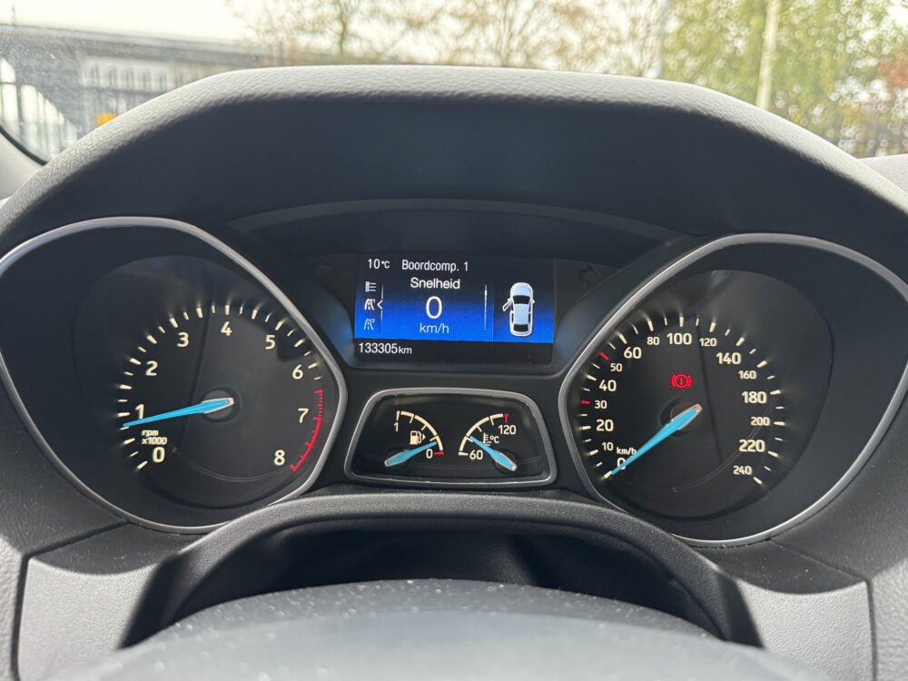 Ford FOCUS Wagon 1.5 ST-Line 183 PK!!! // NAVI // PDC // CRUISE // CLIMA // TREKHAAK // BLUETOOTH // STOELVERWARMING 21