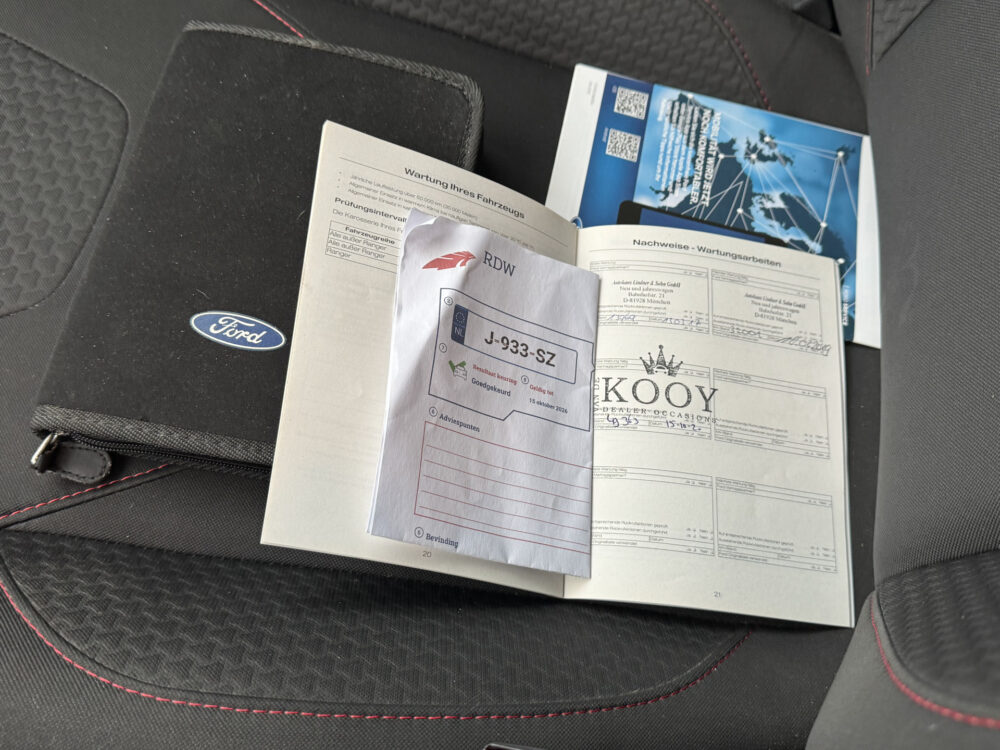 Ford FOCUS Wagon 1.5 ST-Line 183 PK!!! // NAVI // PDC // CRUISE // CLIMA // TREKHAAK // BLUETOOTH // STOELVERWARMING 24