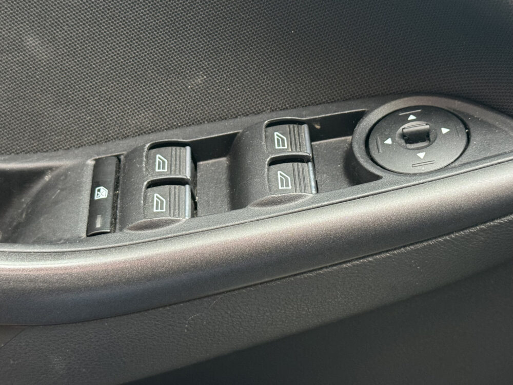 Ford FOCUS Wagon 1.5 ST-Line 183 PK!!! // NAVI // PDC // CRUISE // CLIMA // TREKHAAK // BLUETOOTH // STOELVERWARMING 26