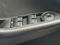 Ford FOCUS Wagon 1.5 ST-Line 183 PK!!! // NAVI // PDC // CRUISE // CLIMA // TREKHAAK // BLUETOOTH // STOELVERWARMING 56