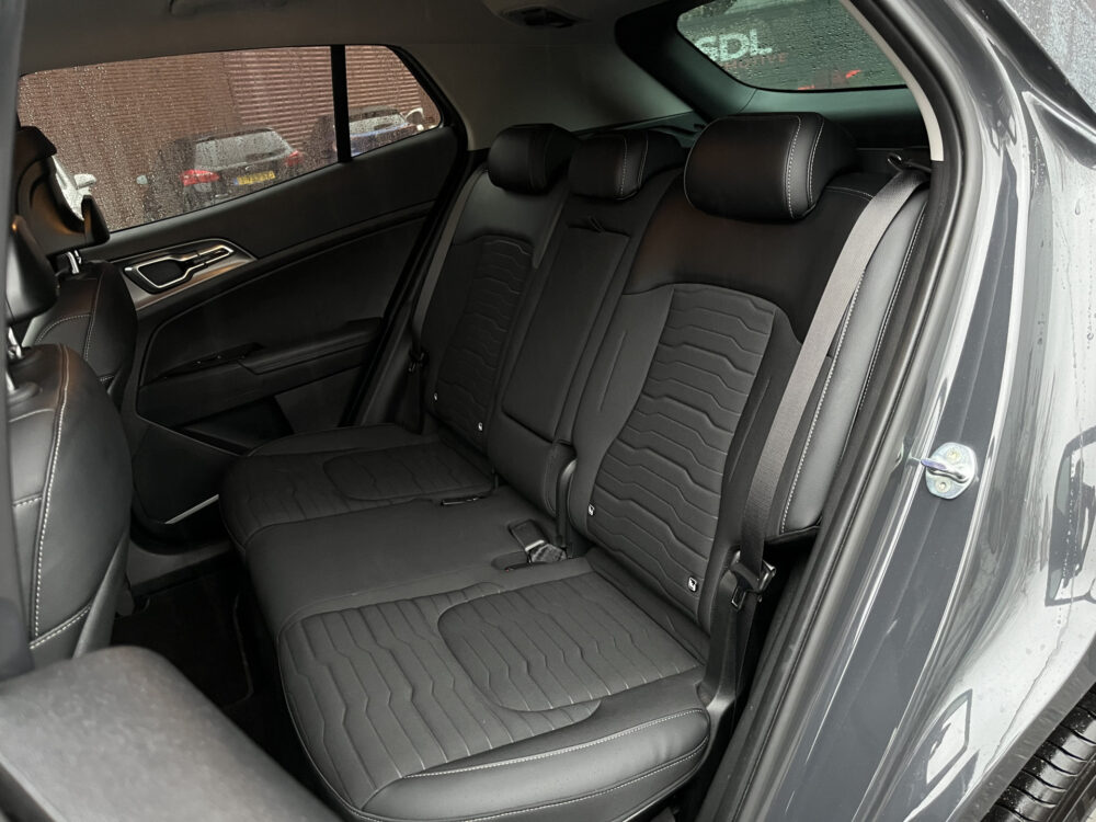 Kia Sportage 1.6 T-GDi Plug-in Hybrid AWD DynamicPlusLine // ADAPT. CRUISE // CAMERA+SENSOREN // NAVI+CARPLAY // STUUR+STOELVERWARMING // 16