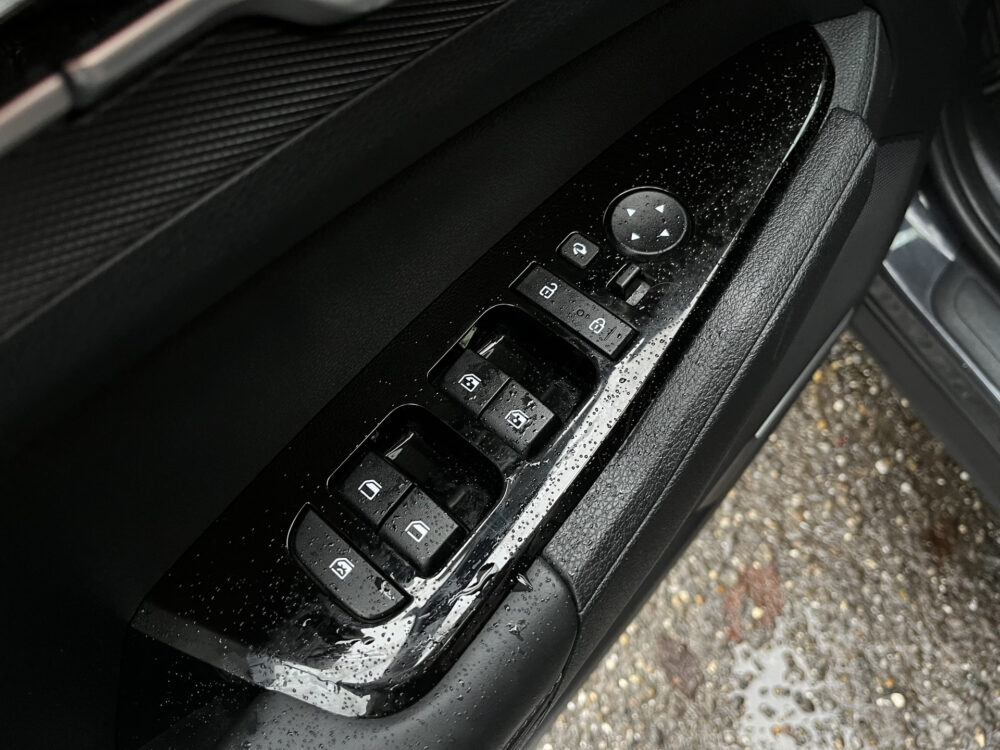 Kia Sportage 1.6 T-GDi Plug-in Hybrid AWD DynamicPlusLine // ADAPT. CRUISE // CAMERA+SENSOREN // NAVI+CARPLAY // STUUR+STOELVERWARMING // 18