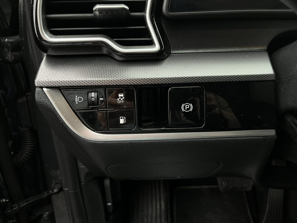 Kia Sportage 1.6 T-GDi Plug-in Hybrid AWD DynamicPlusLine // ADAPT. CRUISE // CAMERA+SENSOREN // NAVI+CARPLAY // STUUR+STOELVERWARMING // 19