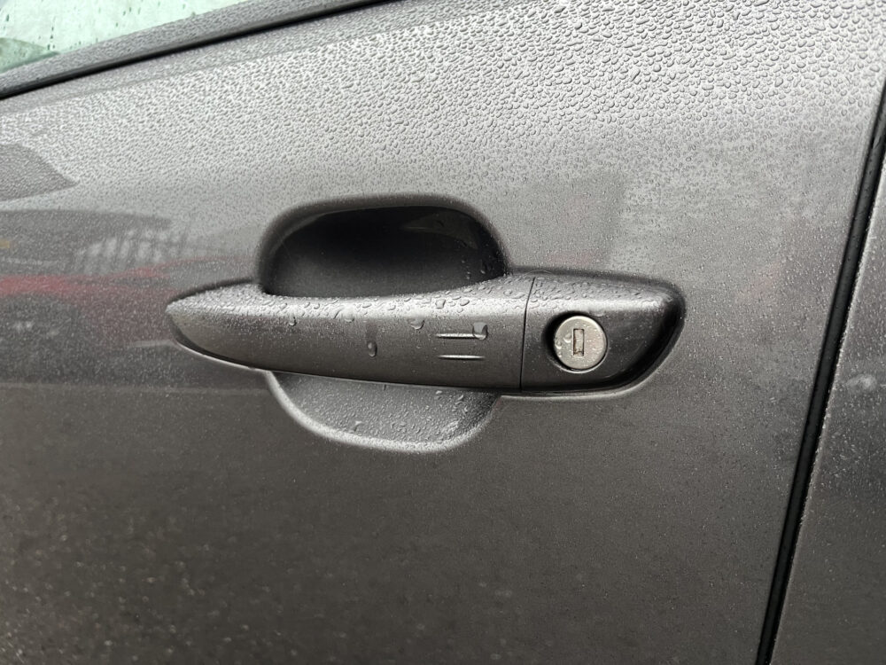 Peugeot 2008 1.2 PureTech Allure // LED // HALF LEDER // KEYLESS // CAMERA+SENSOREN // APPLE-ANDROID AUTO // 10