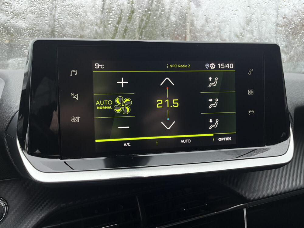 Peugeot 2008 1.2 PureTech Allure // LED // HALF LEDER // KEYLESS // CAMERA+SENSOREN // APPLE-ANDROID AUTO // 27