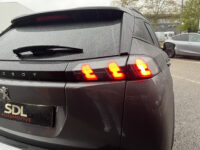 Peugeot 2008 1.2 PureTech Allure // LED // HALF LEDER // KEYLESS // CAMERA+SENSOREN // APPLE-ANDROID AUTO // 42