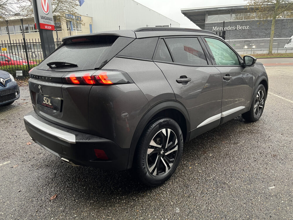 Peugeot 2008 1.2 PureTech Allure // LED // HALF LEDER // KEYLESS // CAMERA+SENSOREN // APPLE-ANDROID AUTO // 5