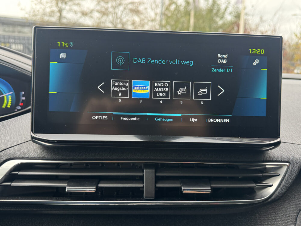 Peugeot 3008 1.6 HYbrid 225 Road Trip 1STE EIGENAAR!! UNIEK 28000KM!!! // CAMERA // NAVI // CRUISE // CLIMA // APPLE CARPLAY - ANDROID AUTO / 16