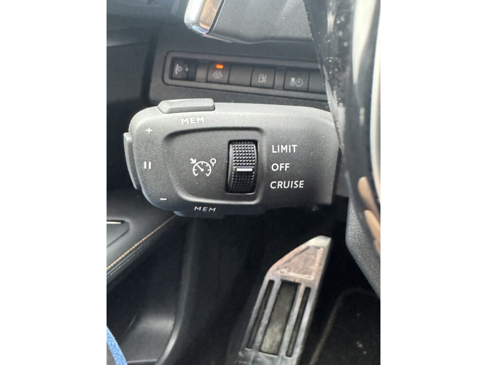 Peugeot 3008 1.6 HYbrid 225 Road Trip 1STE EIGENAAR!! UNIEK 28000KM!!! // CAMERA // NAVI // CRUISE // CLIMA // APPLE CARPLAY - ANDROID AUTO / 25