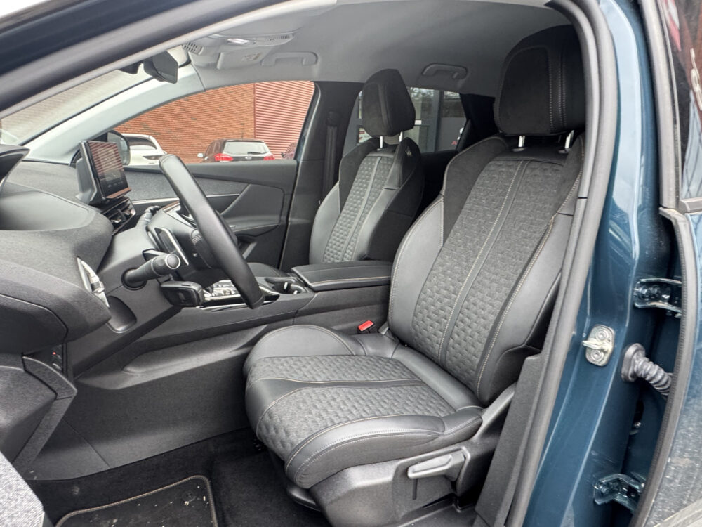 Peugeot 3008 1.6 HYbrid 225 Road Trip 1STE EIGENAAR!! UNIEK 28000KM!!! // CAMERA // NAVI // CRUISE // CLIMA // APPLE CARPLAY - ANDROID AUTO / 9