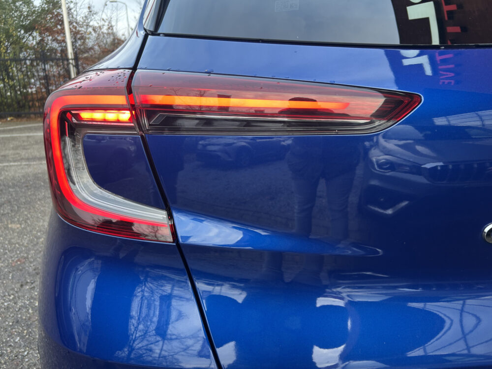 Renault Captur 1.6 E-Tech full hybrid 145 Techno // FULL LED // NAVI + CARPLAY // CAMERA // HALF-LEDER // PDC V+A 29