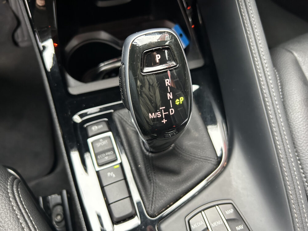 BMW X1 sDrive20i Executive X-Line // LED // LEDER // HEAD-UP DISPLAY // ELEK. ACHTERKLEP // NAVI // PDC V+A // 18