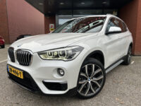BMW X1 sDrive20i Executive X-Line // LED // LEDER // HEAD-UP DISPLAY // ELEK. ACHTERKLEP // NAVI // PDC V+A // 35
