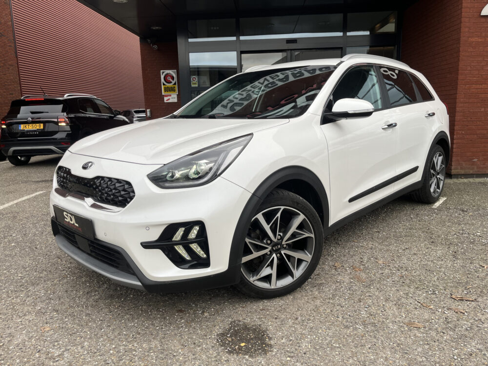 Kia Niro 1.6 GDi Hybrid ExecutiveLine // LED // LEDER // ELEK. STOEL+GEHEUGEN // JBL AUDIO // DODEHOEK // CAMERA+SENSOREN // 1