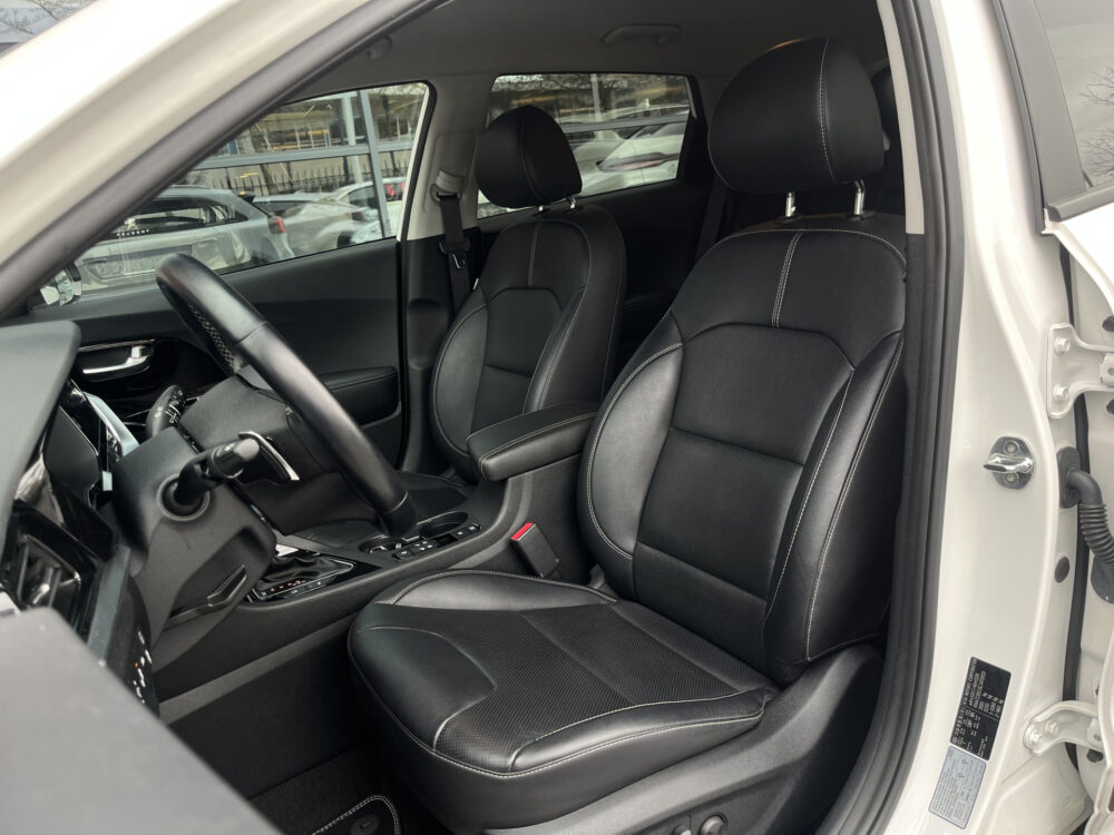 Kia Niro 1.6 GDi Hybrid ExecutiveLine // LED // LEDER // ELEK. STOEL+GEHEUGEN // JBL AUDIO // DODEHOEK // CAMERA+SENSOREN // 14