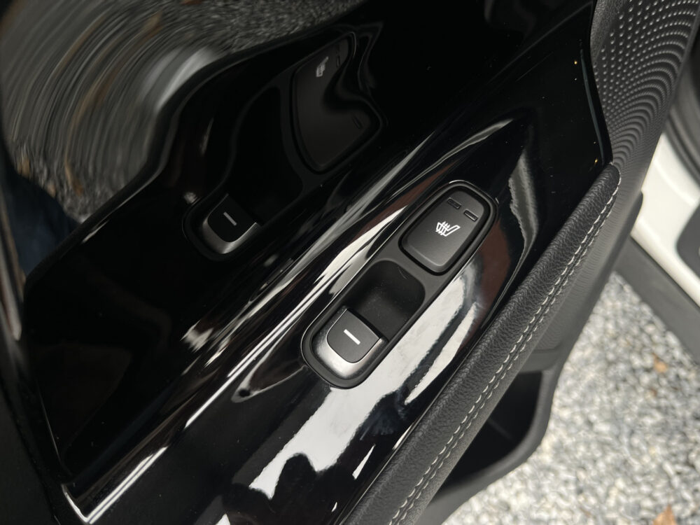 Kia Niro 1.6 GDi Hybrid ExecutiveLine // LED // LEDER // ELEK. STOEL+GEHEUGEN // JBL AUDIO // DODEHOEK // CAMERA+SENSOREN // 17