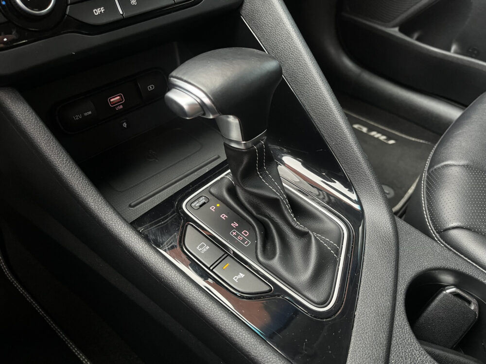 Kia Niro 1.6 GDi Hybrid ExecutiveLine // LED // LEDER // ELEK. STOEL+GEHEUGEN // JBL AUDIO // DODEHOEK // CAMERA+SENSOREN // 25