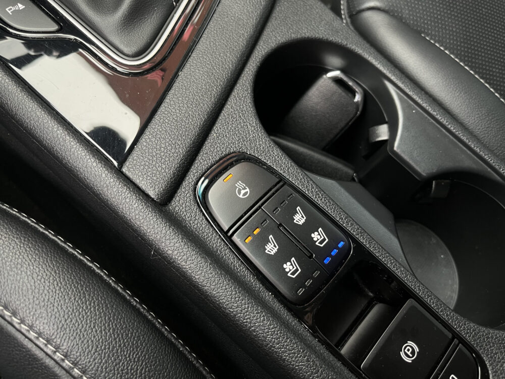 Kia Niro 1.6 GDi Hybrid ExecutiveLine // LED // LEDER // ELEK. STOEL+GEHEUGEN // JBL AUDIO // DODEHOEK // CAMERA+SENSOREN // 26