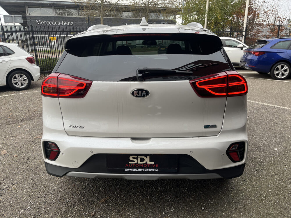 Kia Niro 1.6 GDi Hybrid ExecutiveLine // LED // LEDER // ELEK. STOEL+GEHEUGEN // JBL AUDIO // DODEHOEK // CAMERA+SENSOREN // 4